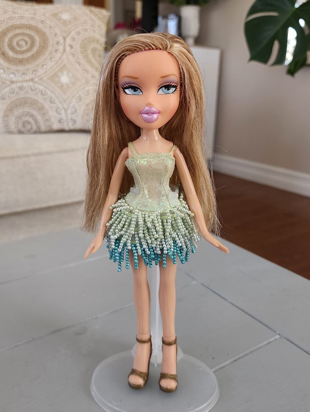 MGA Bratz Doll Birthday Cloe in Green Beaded Dress Beautiful